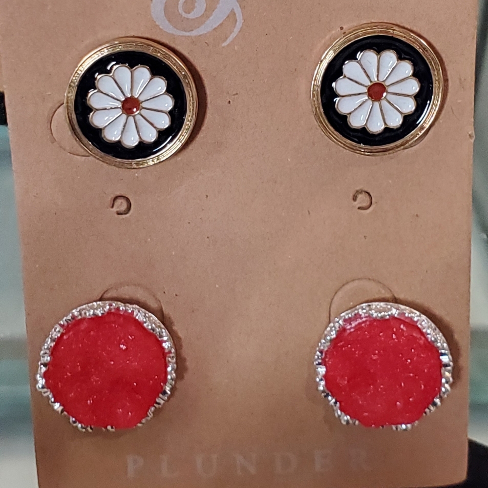 Plunder- "Gracie Set". Set of 2  Daisy & red druzy stud earrings.